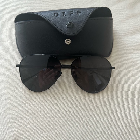 Diff Eyewear Dash Black Aviator - Picture 3 of 5